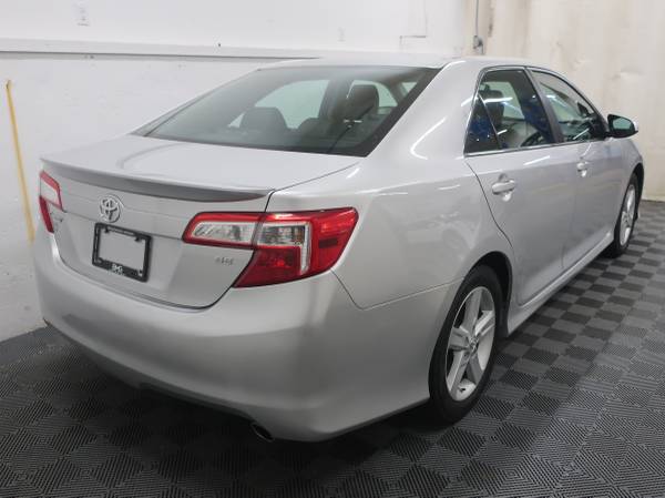 2012 Toyota Camry SE Leather New Tires Bluetooth 35 mpg - Warranty for sale in Hastings, MI – photo 16