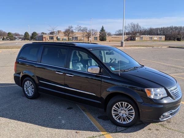 2016 Chrysler Town & Country - cars & trucks - by owner - vehicle... for sale in Fenton, MI – photo 15