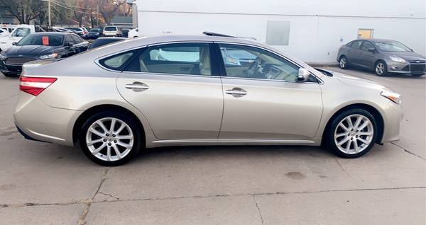 2013 Toyota Avalon XLE *55K Low-Miles!* Loaded! - cars & trucks - by... for sale in Lincoln, IA – photo 20