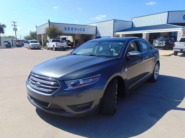 2018 Ford Taurus Limited (Mileage: 32,980) for sale in Devine, TX – photo 3