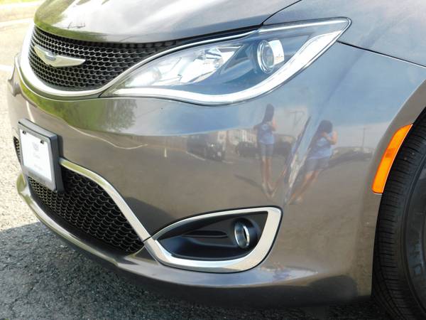 2020 Chrysler Pacifica Limited Warranty Included - Price Negotiable for sale in Fredericksburg, VA – photo 9
