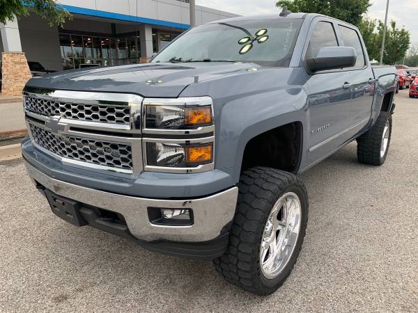 2015 LIFTED CHEVY SILVERADO 4x4 CREW CAB - - by dealer for sale in Norman, OK – photo 2