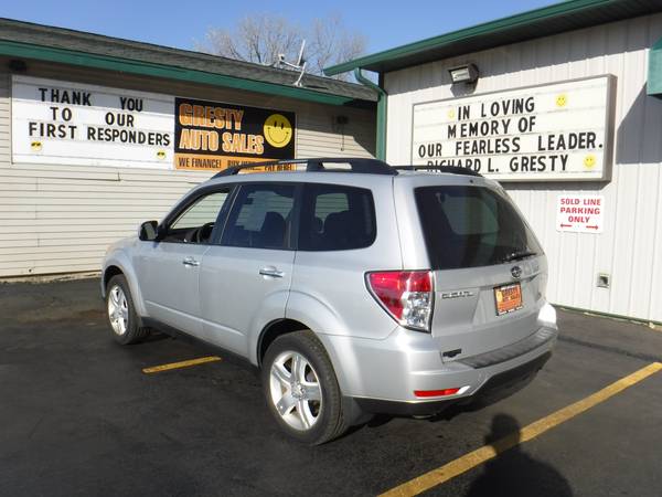 2009 SUBARU FORESTER AWD SAFE 5 STAR RATING 850.00 DOWN FREE TV -... for sale in Machesney Park, IL – photo 2