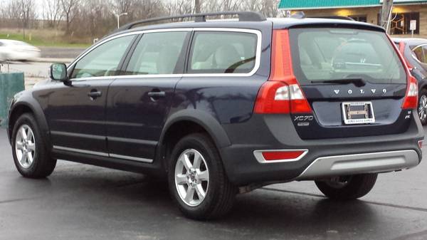 2010 Volvo XC70 AWD (FREE CARFAX! RUND AND DRIVES LIKE NEW!!!) -... for sale in Rochester , NY – photo 6