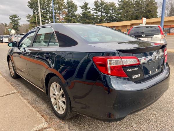 2012 Toyota Camry XLE Sunroof Cloth Local Clean Title Low Miles -... for sale in Wausau, WI – photo 4