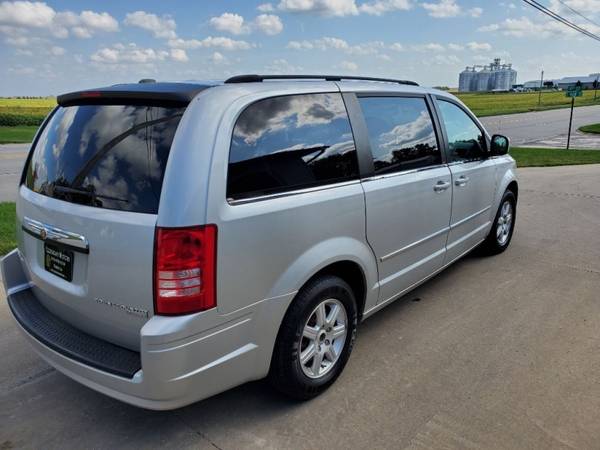 2010 CHRYSLER TOWN & COUNTRY TOURING *Save Thousands* Financing... for sale in Traer, IA – photo 4
