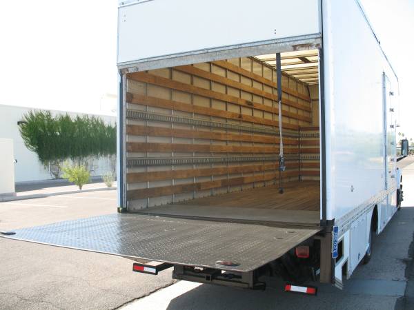 2005 GMC C6500 Crew Cab Box Truck 24FT Liftgate - - by for sale in Mesa, AZ – photo 10