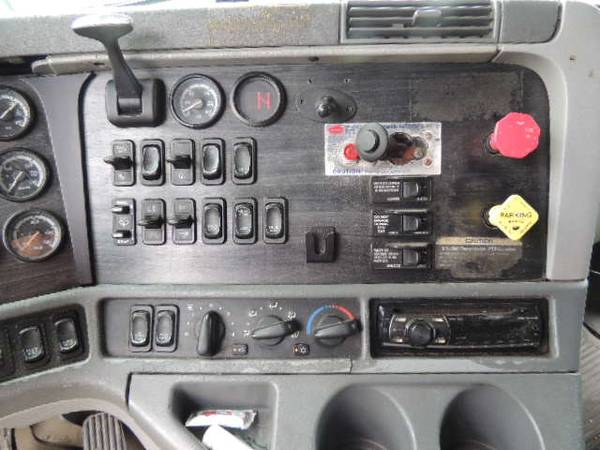2005 Freightliner Columbia 112 price reduced for sale in Lake Butler, FL, FL – photo 14