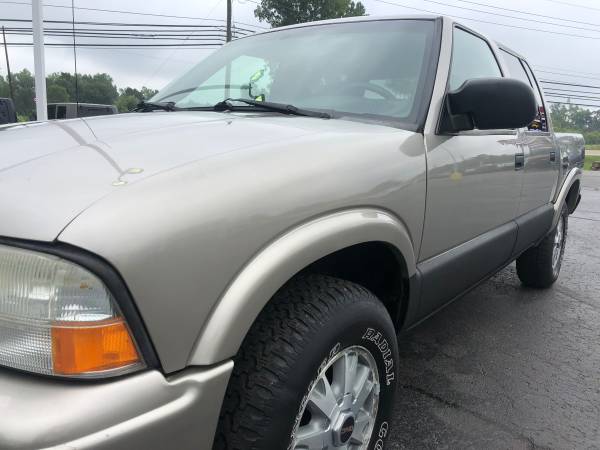 Well-Kept! 2004 GMC Sonoma! 4x4! Crew Cab! Low Miles! for sale in Ortonville, MI – photo 9
