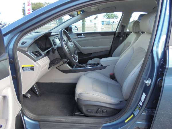 2015 Hyundai Sonata - - by dealer - vehicle automotive for sale in Lakeland, FL – photo 9
