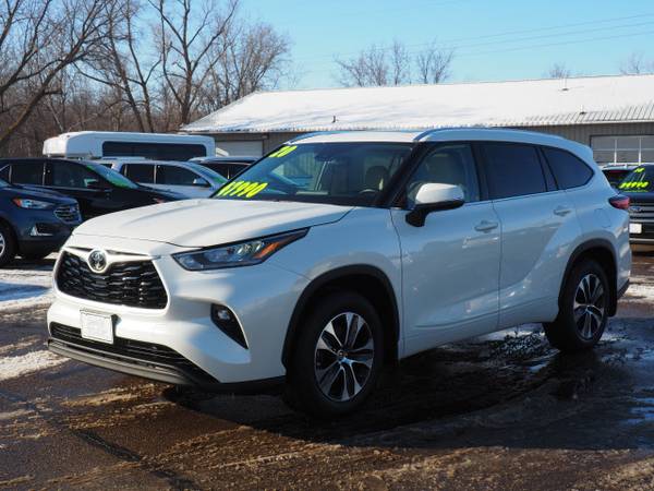 2020 Toyota Highlander XLE - - by dealer - vehicle for sale in ST.Cloud, MN – photo 5