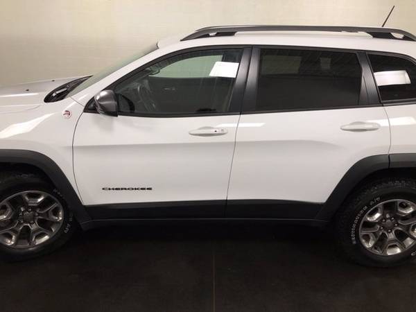 2019 Jeep Cherokee Bright White Clearcoat ***HUGE SALE!!!*** - cars... for sale in Carrollton, OH – photo 5