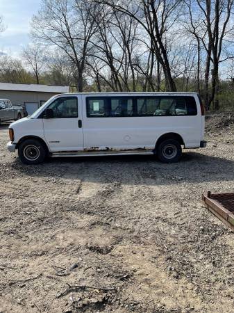 2002 Chevy Express G3500 for sale in Eldora, IA – photo 2