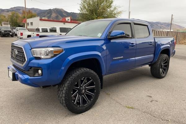 2018 Toyota Tacoma TRD Sport - - by dealer - vehicle for sale in Hillsboro, WA – photo 3