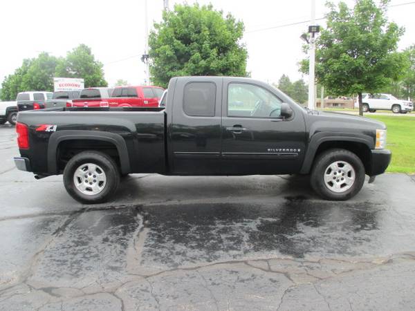 2009 Chevy Silverado 1500 Z71-5.3 V8-4x4-1Owner-New Tires-Runs Great for sale in Racine, WI – photo 4