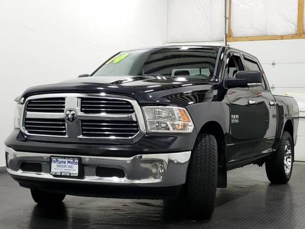 2014 Ram 1500 4WD Crew Cab 140 5 Big Horn for sale in WAUKEGAN, IL – photo 2