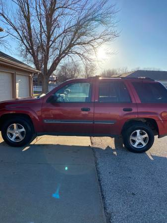 Maroon 2002 Trailblazer - cars & trucks - by owner - vehicle... for sale in Sioux City, IA – photo 7