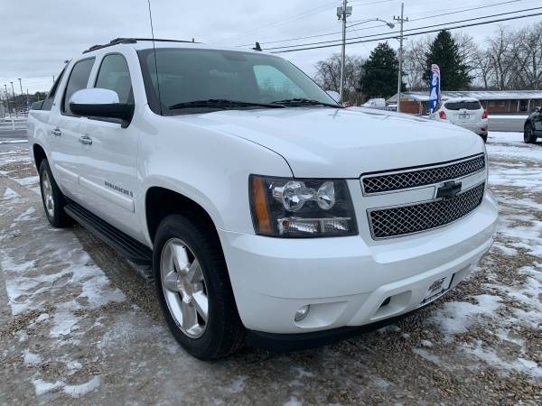 2008 Chevy Avalanche LTZ One Owner Clean Carfax!! - cars & trucks -... for sale in Heath, OH – photo 7