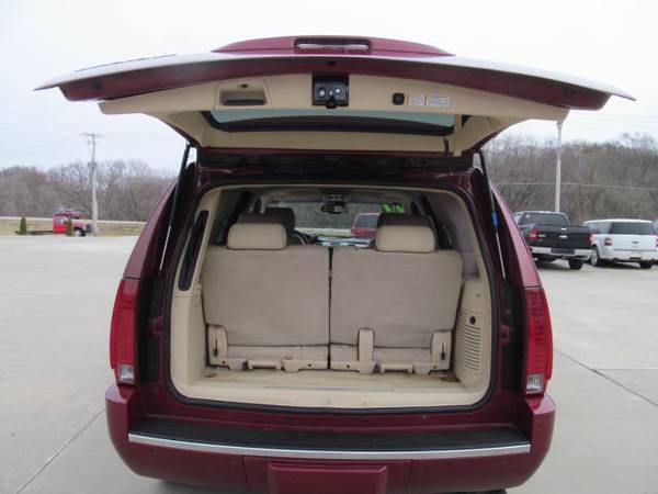 2007 Cadillac Escalade 7 passenger SUV (REDUCED) - cars & trucks -... for sale in Council Bluffs, IA – photo 5