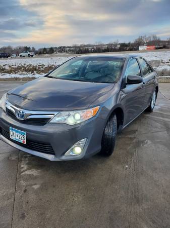 2014 Toyota Camry XLE HYBRID - cars & trucks - by owner - vehicle... for sale in Jordan, MN – photo 2