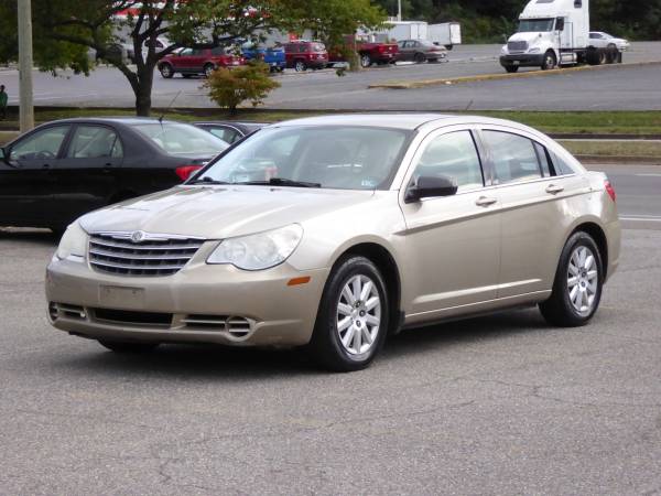 2009 Chrysler Sebring Sedan LX*RUNS LIKE A CHAMP*CLEAN TITLE*RELIABLE* for sale in Roanoke, VA – photo 3