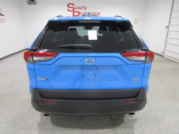 2020 TOYOTA RAV4 XLE AWD - - by dealer - vehicle for sale in Des Moines, IA – photo 3
