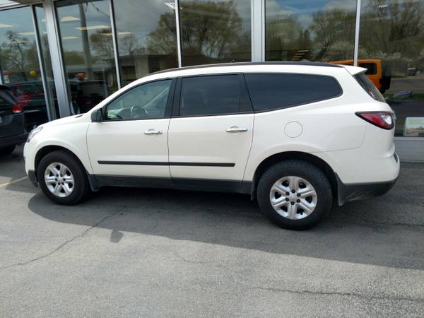 2014 Chevy Traverse (Third Row Seating) - - by dealer for sale in Loves Park, IL – photo 3