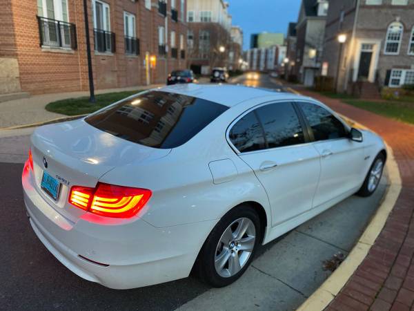 **New Body**2011 BMW 528I white on black navigation Garage kept * -... for sale in Fairfax, District Of Columbia – photo 5
