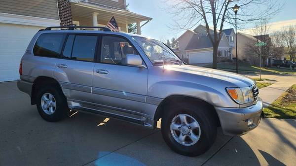 2000 Toyota Landcruiser Sport Utility 4D - cars & trucks - by owner... for sale in Iowa City, IA – photo 4