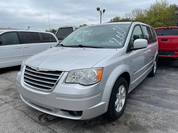 2008 Chrysler Town and Country Touring 1899 Down for sale in Greenwood, IN – photo 3