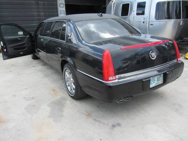 2011 cadilac DTS 12Kmile superior coach 6 door limo funeral car... for sale in Hollywood, LA – photo 5