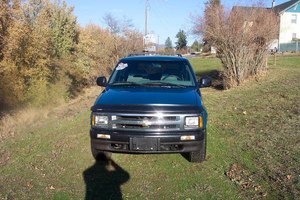 Super low Miles 1 owner 4x4 - cars & trucks - by dealer - vehicle... for sale in Harrison Idaho, MT – photo 3