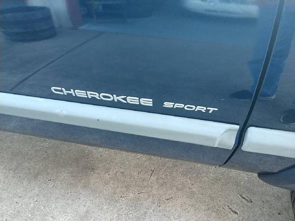 2001 Jeep Cherokee Sport 4-Door 2WD - - by dealer for sale in Cleveland, GA – photo 13