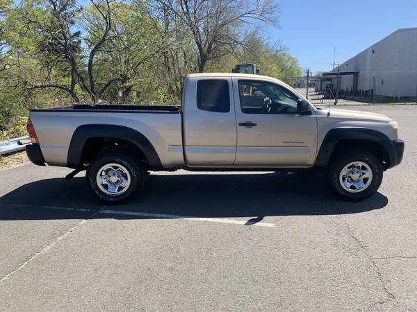 2005 TOYOTA TACOMA EXTENDED CAB (4X4 4CYLINDER) - - by for sale in Shelton, CT – photo 3