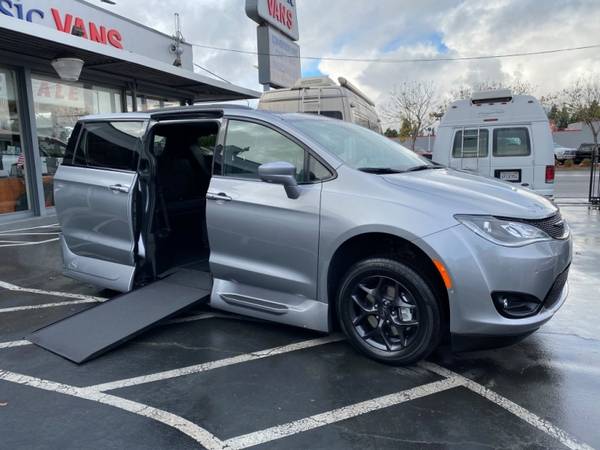 2020 Chrysler Pacifica - - by dealer - vehicle for sale in Hayward, CA – photo 2