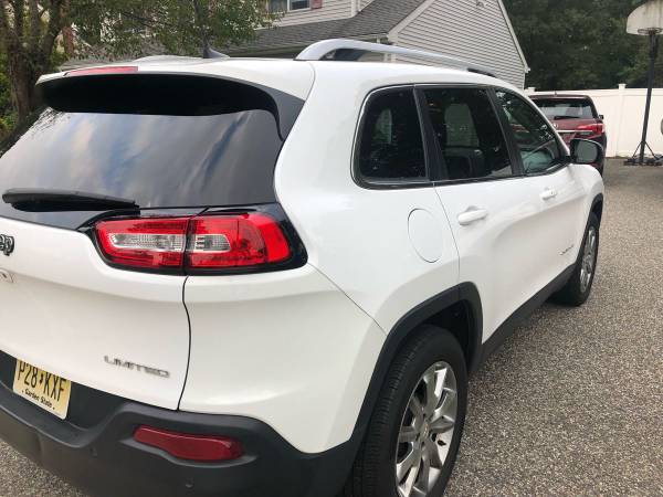 2018 Jeep Cherokee for sale in PORT JEFFERSON STATION, NY – photo 17