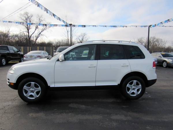 2007 Volkswagen Touareg V6 with Dual front & rear reading lights for sale in Grayslake, IL – photo 3