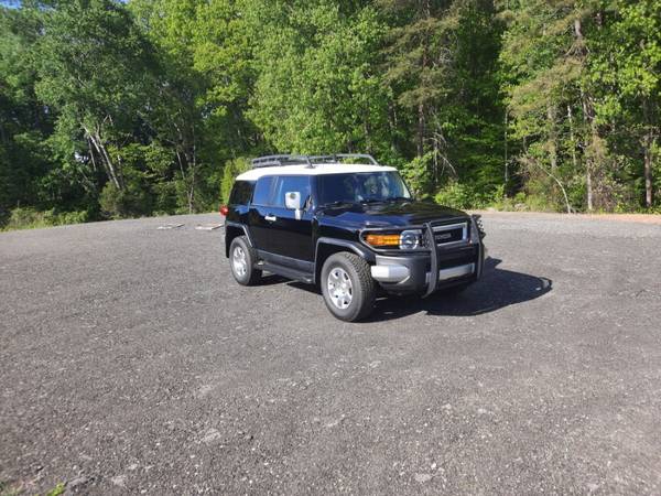 2010 Toyota FJ Cruiser with ONLY 120, 267 Miles-Greensboro - cars & for sale in Denver, NC – photo 2