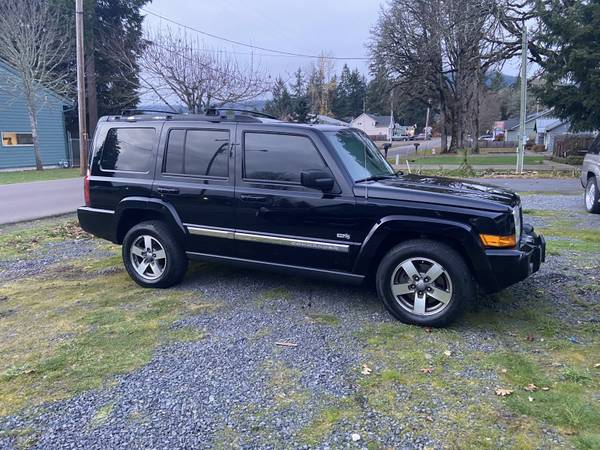 2006 Jeep Commander 4dr 4WD with Body color fascias for sale in Sweet Home, OR – photo 5
