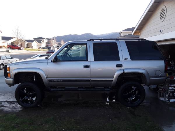 2000 Tahoe Z71 Rancho Lift Alcoas - cars & trucks - by owner -... for sale in Lamont, CA