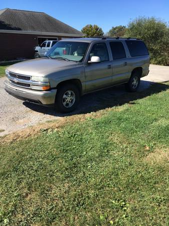 2001 suburban for sale for sale in Lawrenceburg, KY – photo 2