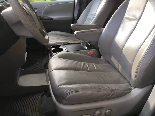 Loaded 2011 Toyota Sienna XLE for sale - Luxury Minivan seats 8! for sale in Canton, MI – photo 6