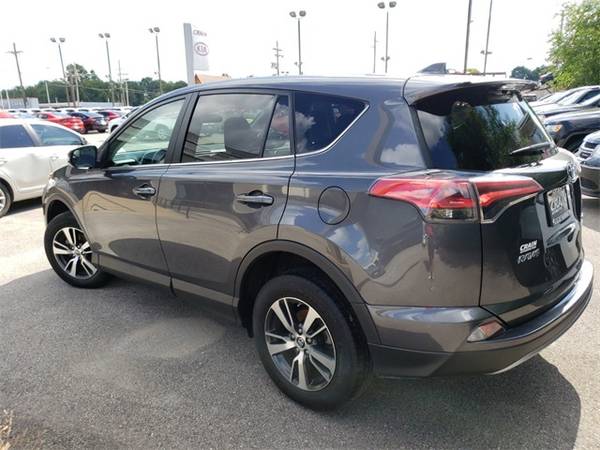 2018 Toyota RAV4 XLE suv Magnetic Gray Metallic for sale in Fayetteville, AR – photo 9