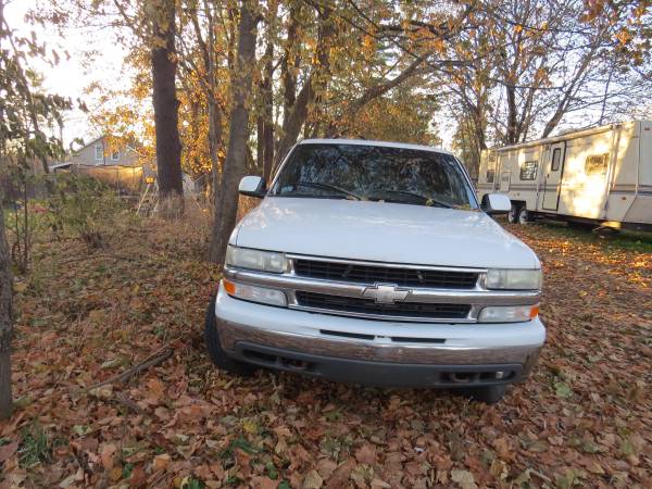 2001 Chevy Suburban 4x4 - cars & trucks - by owner - vehicle... for sale in Pittsfield, MA – photo 3