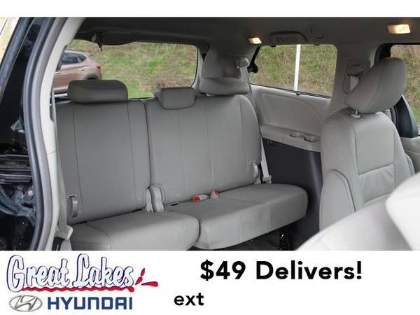 2017 Toyota Sienna mini-van XLE - - by dealer for sale in Streetsboro, OH – photo 17