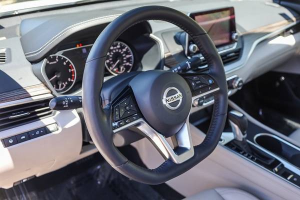 2019 Nissan Altima 2 5 Platinum sedan Glacier White for sale in Livermore, CA – photo 15
