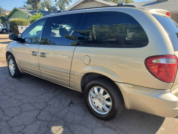 2006 Chrysler town an country stow n go limited 137k miles for sale in Glendale, AZ – photo 6