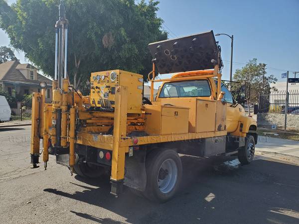 2002 GMC C6500 UTILITY TRUCK WITH ACKER PT-22 CORE SAMPLING DRILL... for sale in Los Angeles, CA – photo 13