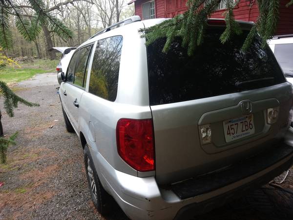 2003 awd Honda pilot, 237000 mile, needs transmission FIRM PRICE for sale in CORTLANDT MANOR, NY – photo 6