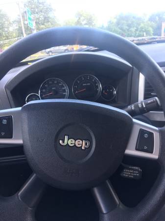 2010 JEEP GRAND CHEROKEE ONLY 80K SUPER CLEAN for sale in Lindenhurst, NY – photo 10